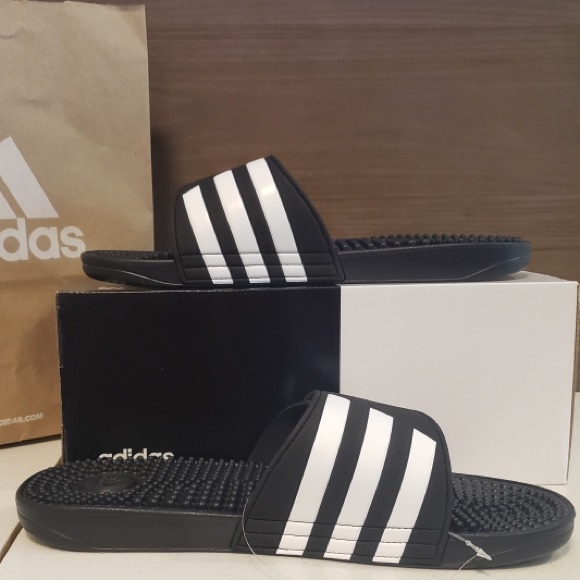Women’s Adidas adissage sandals - Picture 2 of 2
